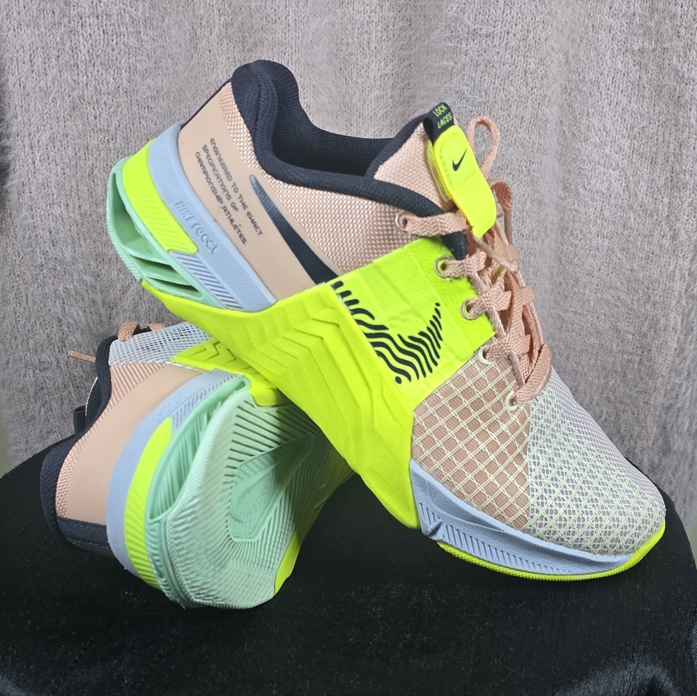 Nike Women's Peach and Neon Yellow Athletic Shoes - Picture 4 of 10